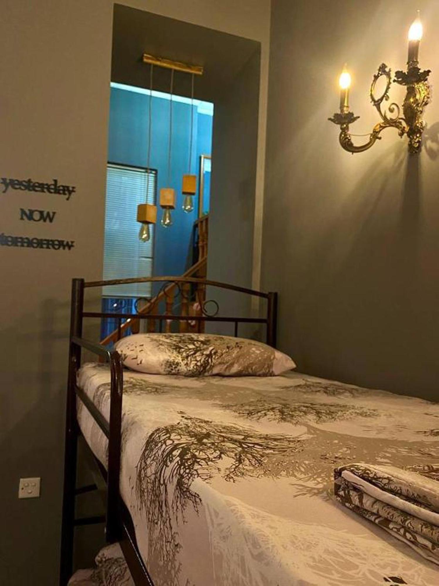 S T Hostel Formerly Sth Hostel Baku Bagian luar foto