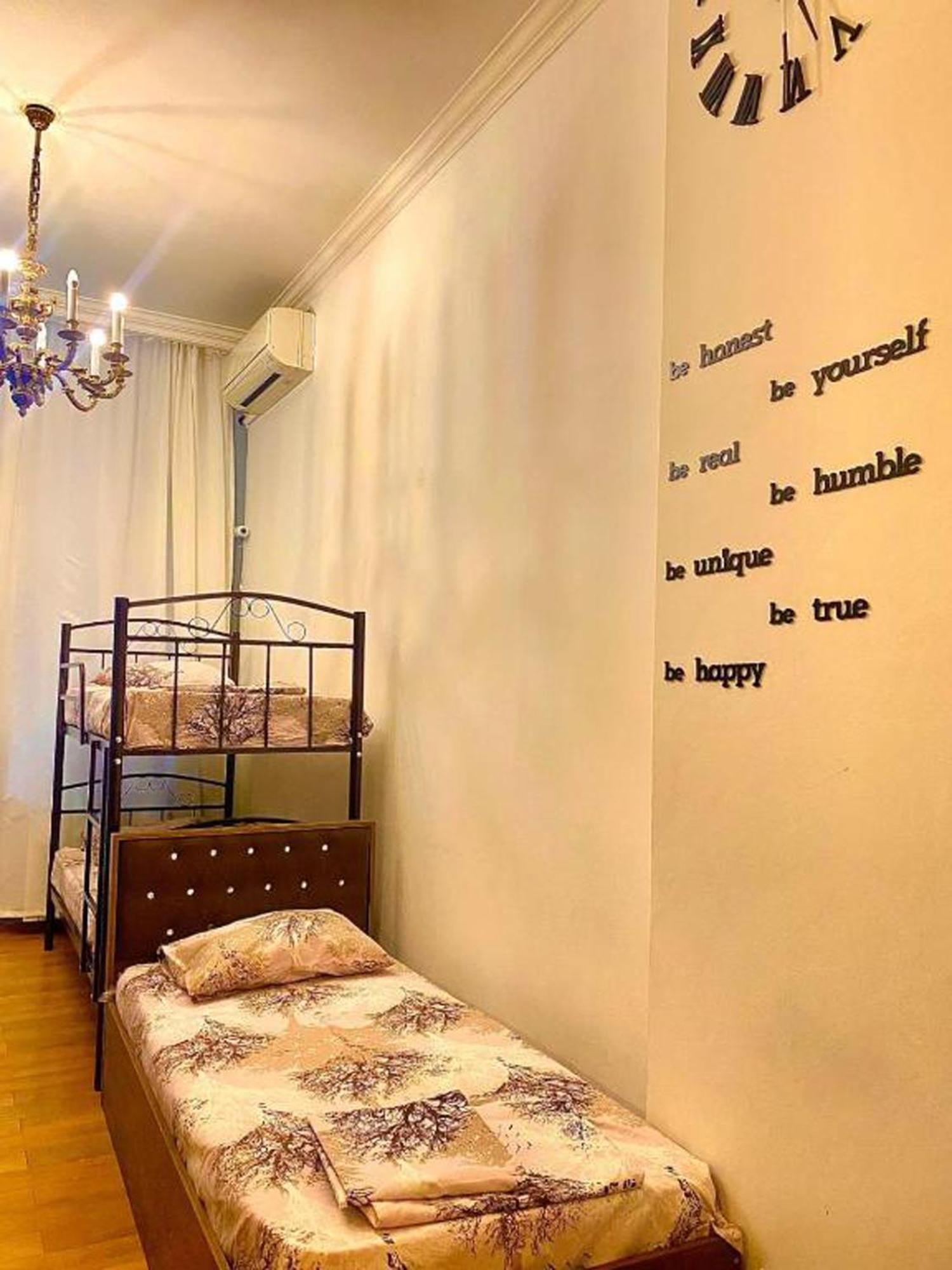 S T Hostel Formerly Sth Hostel Baku Bagian luar foto