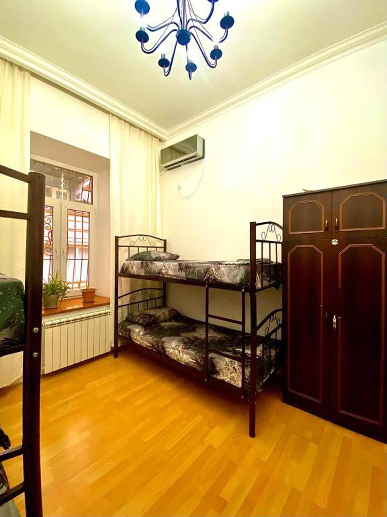 S T Hostel Formerly Sth Hostel Baku Bagian luar foto
