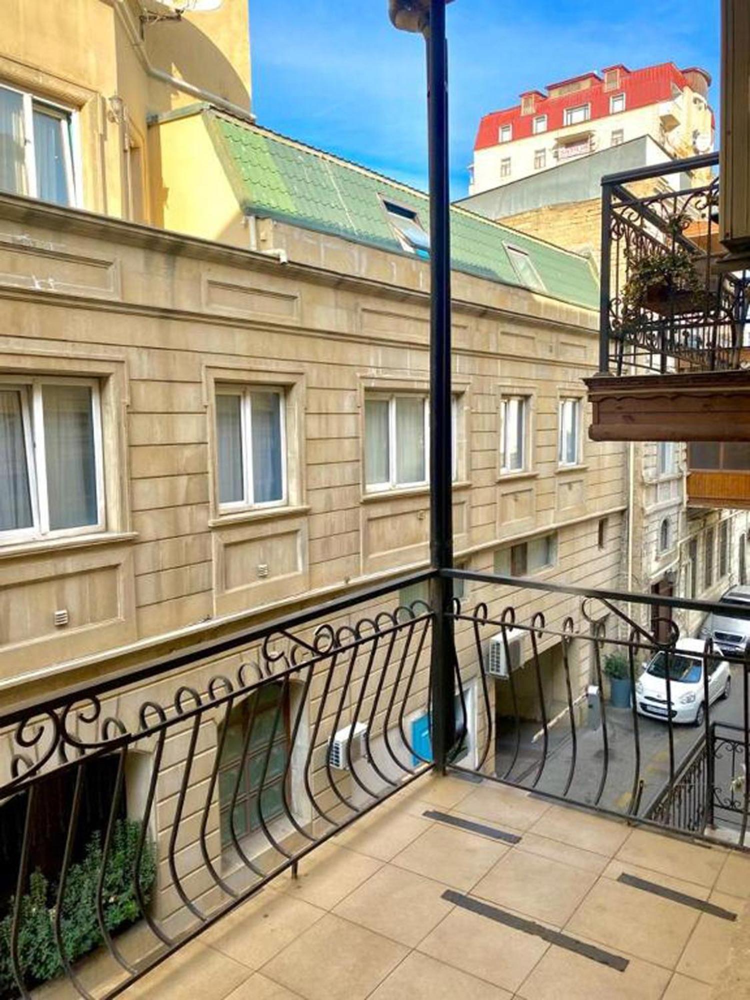 S T Hostel Formerly Sth Hostel Baku Bagian luar foto